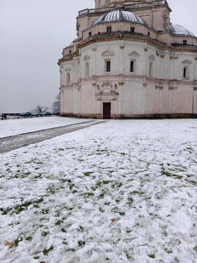 Casa Vacanza Todi Antica Exteriör bild