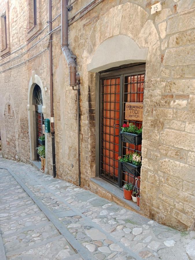 Casa Vacanza Todi Antica Exteriör bild